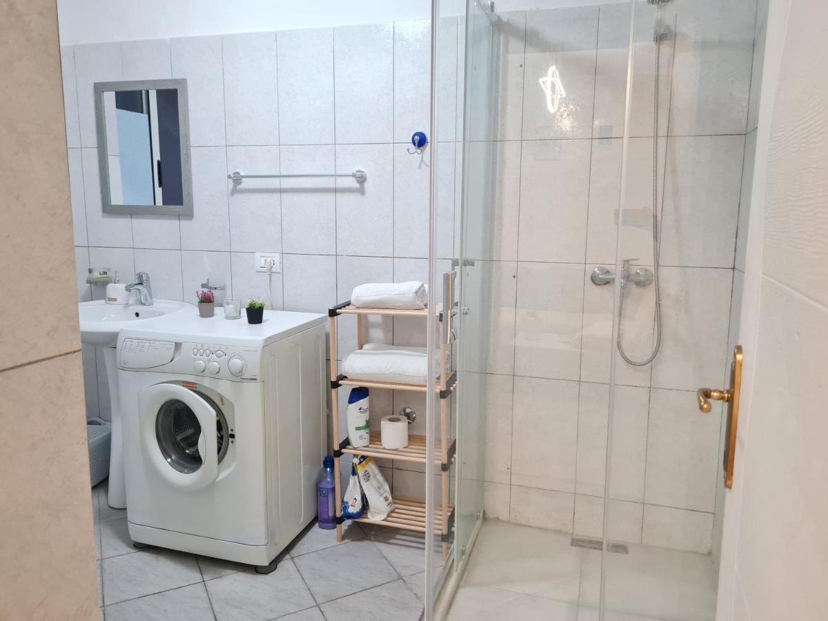 טיראנה Downtown Boulevard Apartment With A Cute Balcony! מראה חיצוני תמונה