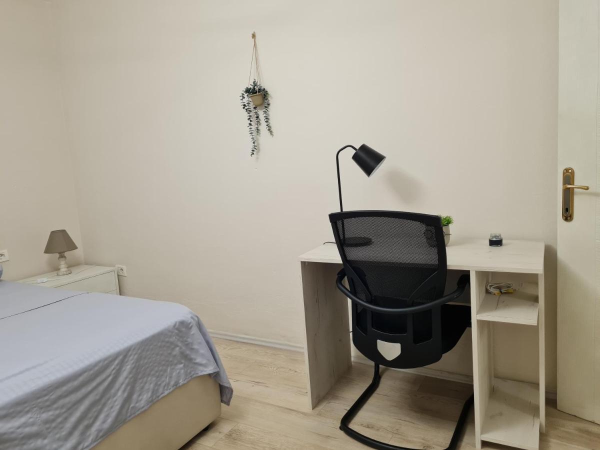 טיראנה Downtown Boulevard Apartment With A Cute Balcony! מראה חיצוני תמונה